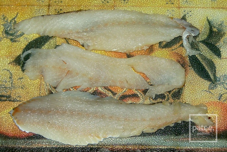 Рулетики из минтая с помидорами - Шаг 1