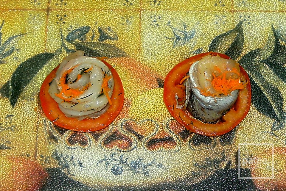 Рулетики из минтая с помидорами - Шаг 6