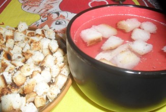 Куриный бульон с гренками