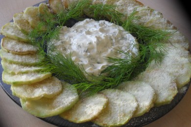 Рецепт Кабачки с чесночным соусом в пармезане