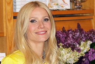 Гвинет Пэлтроу снялась топлес для Vanity Fair