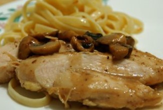 Курица с грибами и вином
