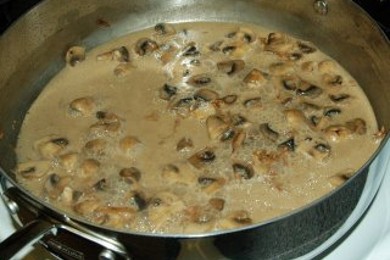 Курица с грибами и вином - приготовление