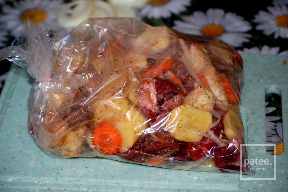 Печеное мясо с картофелем - Шаг 5