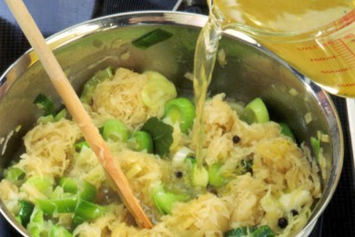 Суп из кислой капусты - приготовление