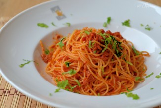 Спагетти с тунцом