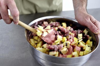 Салат из сельди - приготовление