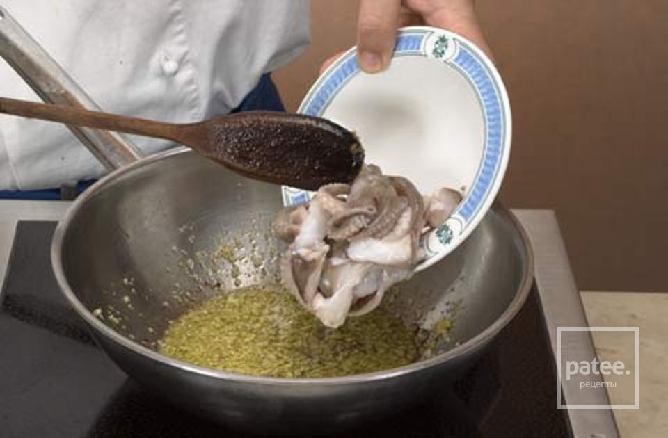 Рыбный суп с оливками - Шаг 1