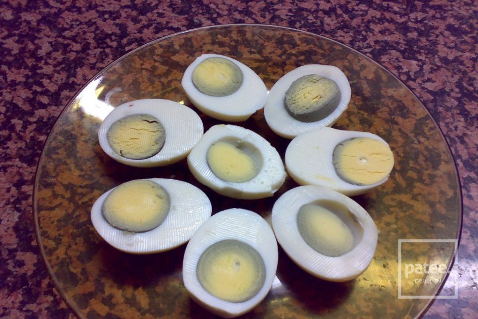 Яйца, фашированные лососем - Шаг 2