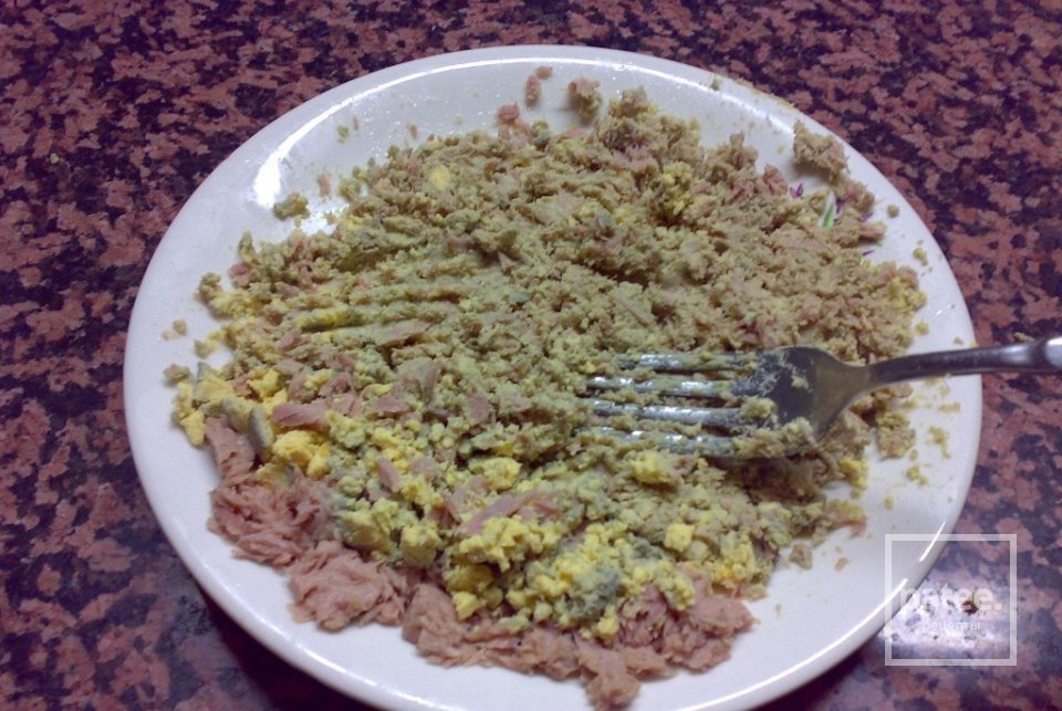 Яйца, фашированные лососем - Шаг 3