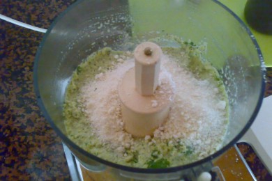 Песто из цуккини - приготовление