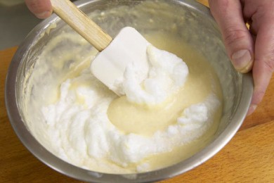 Блины с икрой и лососем - приготовление