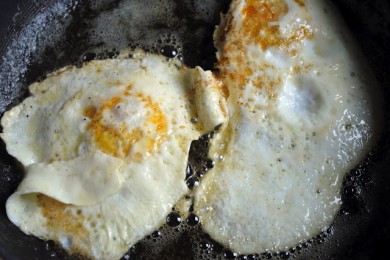 Сэндвич с жаренным яйцом - приготовление