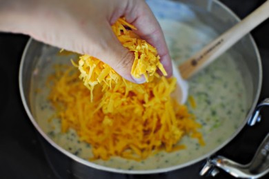 Суп из брокколи и чеддера - приготовление