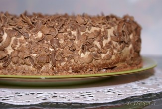 Шоколадный торт с кофе экспрессо и сыром