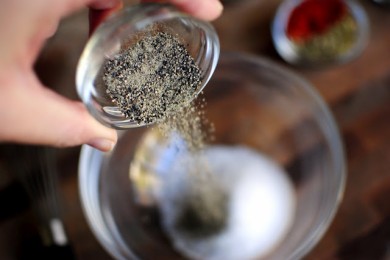 Печеный картофель с приправами - приготовление