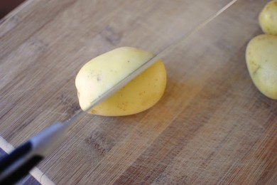 Печеный картофель с приправами - приготовление