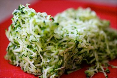 Пицца с сыром и кабачками цуккини - приготовление