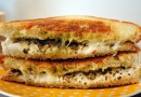 Сэндвич с сыром и песто