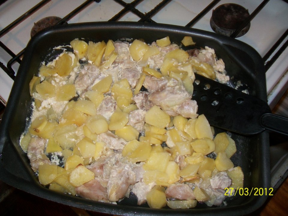 Свинина с картофелем в духовке "Сочная"