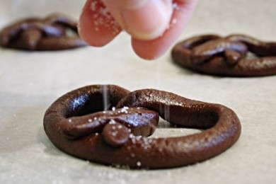 Шоколадные крендели - приготовление