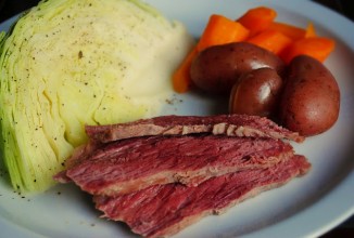 Мясо отварное с овощами