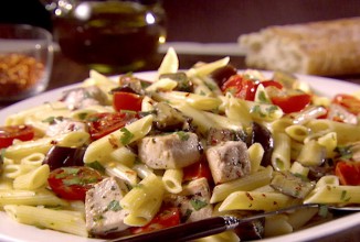 Пенне с баклажанами и рыбой