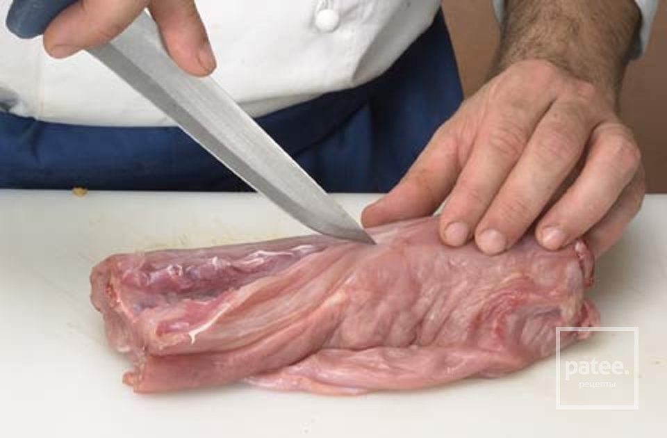 Теплый салат с кроликом и белыми грибами - Шаг 1