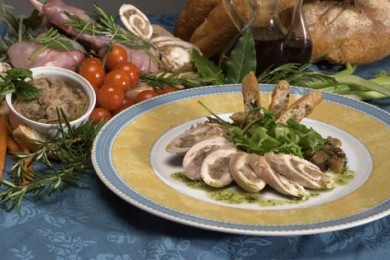 Теплый салат с кроликом и белыми грибами - приготовление