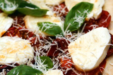 Пицца с помидорами и базиликом - приготовление