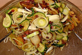 Салат из картофеля и кабачков цуккини