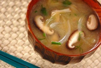 Луковый мисо-суп