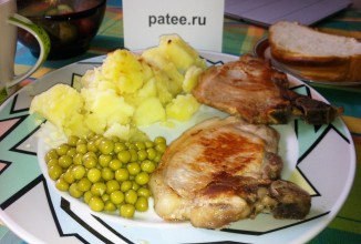 Жареная свинина на косточке