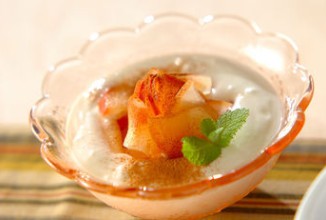 Йогурт с яблоками