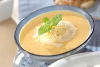 Горячий суп с ванильным мороженым