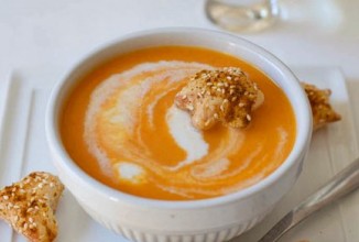 Морковный суп с карри и кокосовым кремом