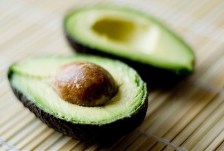 Авокадо сохраняет молодость