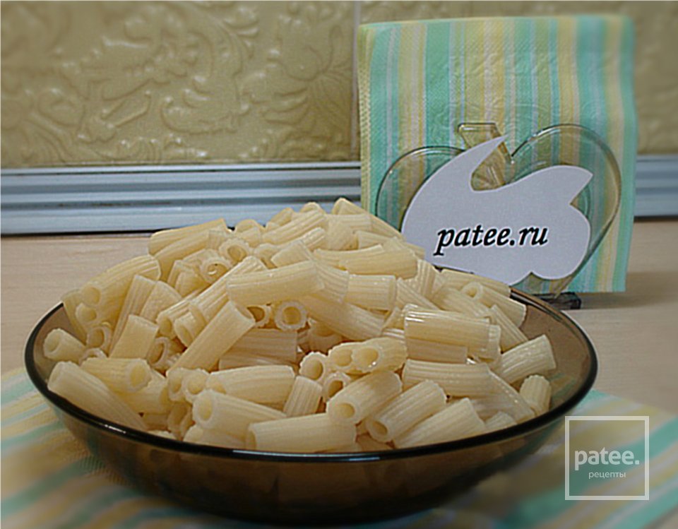 Мясной рулет с начинкой из макарон и черемши с хрустящей корочкой - Шаг 2