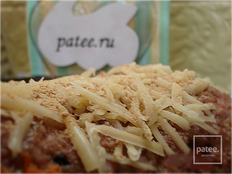 Мясной рулет с начинкой из макарон и черемши с хрустящей корочкой - Шаг 8