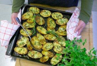 Запеченый картофель с розмарином
