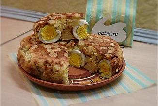 Пирог из манки с начинкой из яиц