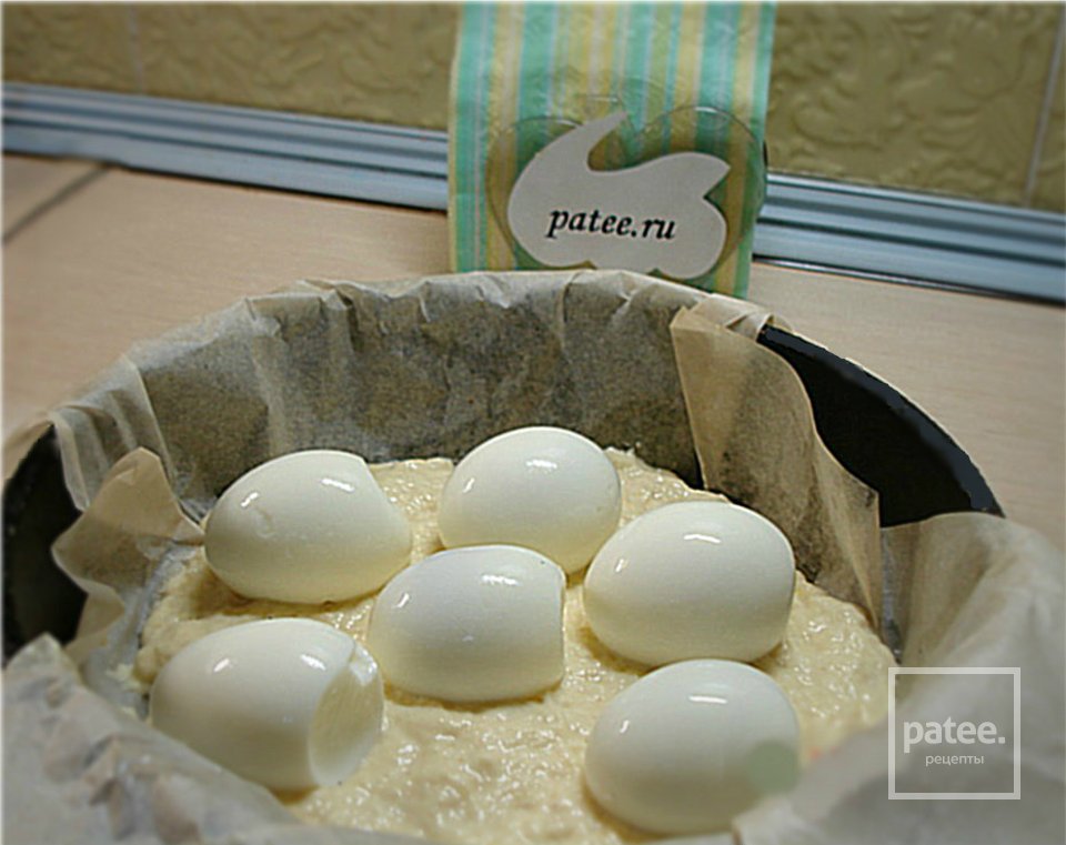 Пирог из манки с начинкой из яиц - Шаг 3