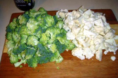 Салат с креветками и с лимонным соусом - приготовление