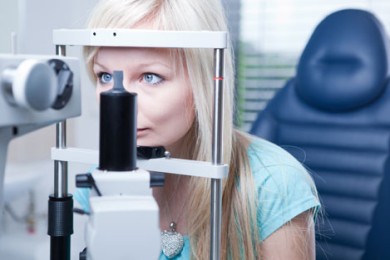 подскажите, нужно ли проходить полную проверку зрения?