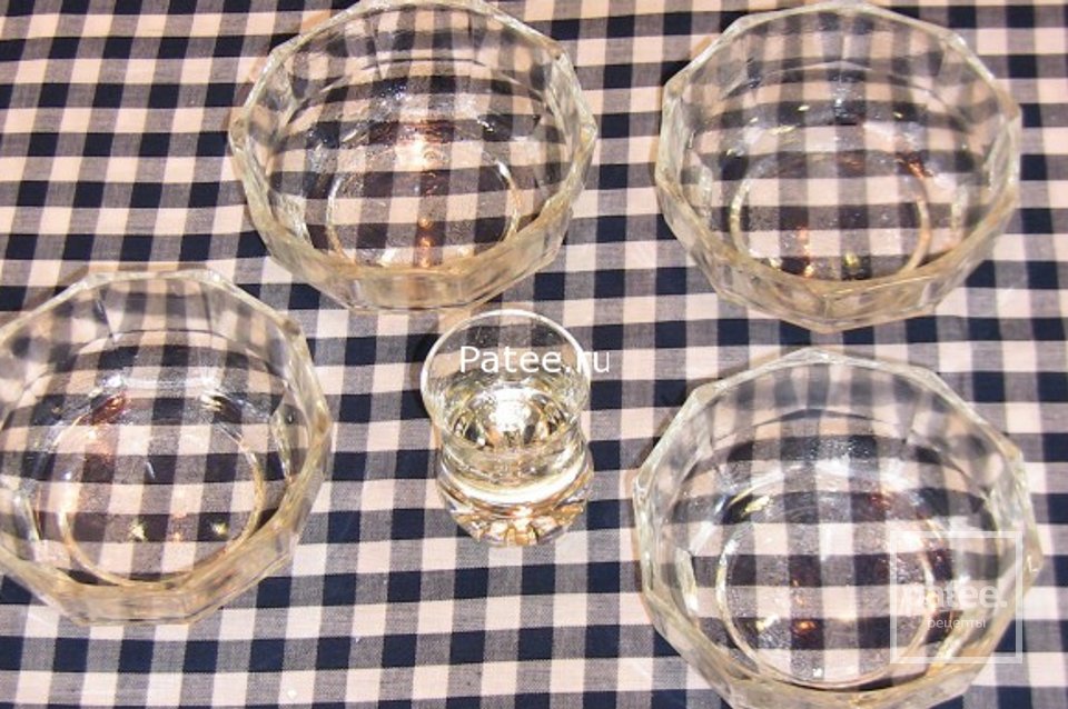 Панакотта со свежим молоком и клубничным сиропом - Шаг 6