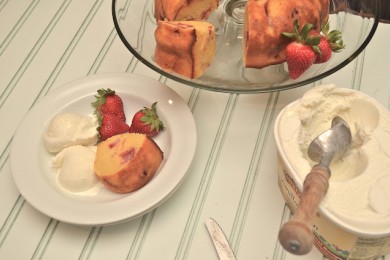 Йогуртный пирог со свежей клубникой - приготовление