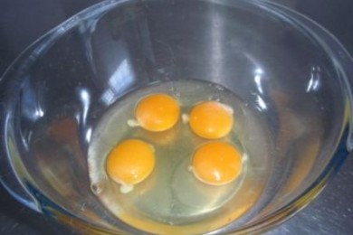 Миндальный пирог с черной смородиной - приготовление