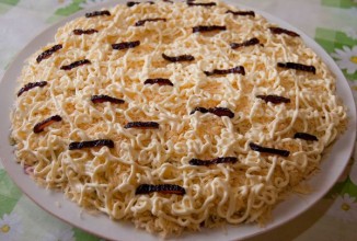 Салат с черносливом и грецким орехом