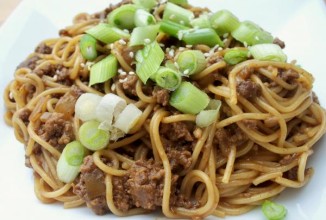 Лапша по-сычуаньски с острым говяжьим соусом