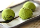 Шарики из анко в зеленом чае